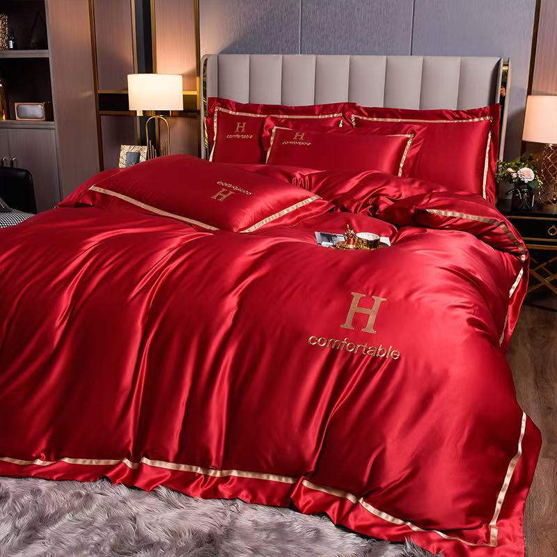 Ready stock 4 piece bedding set